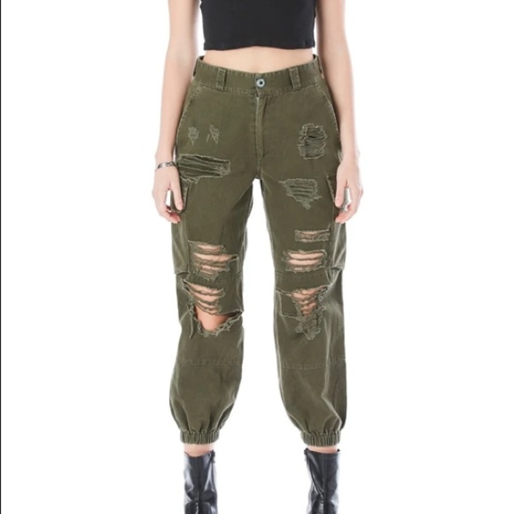 Carmar Baggy Grinded Cargo Pant in Olive Green